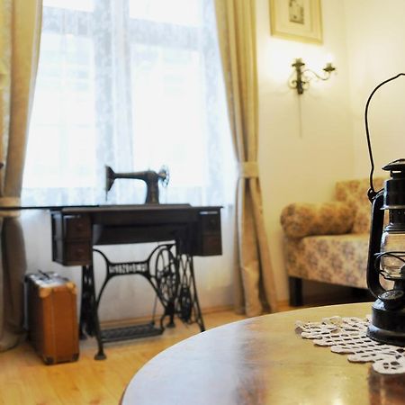 Traditional Slovak Apartment ブラチスラヴァ エクステリア 写真
