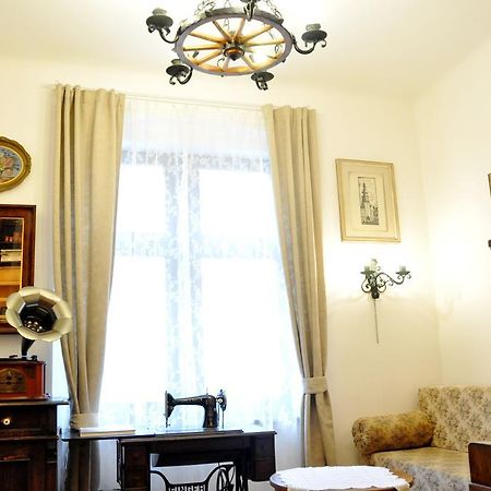 Traditional Slovak Apartment ブラチスラヴァ エクステリア 写真