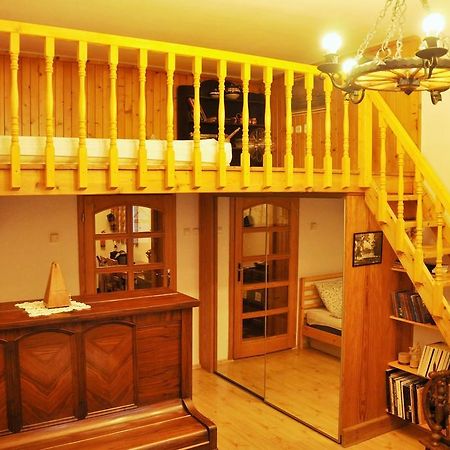 Traditional Slovak Apartment ブラチスラヴァ エクステリア 写真