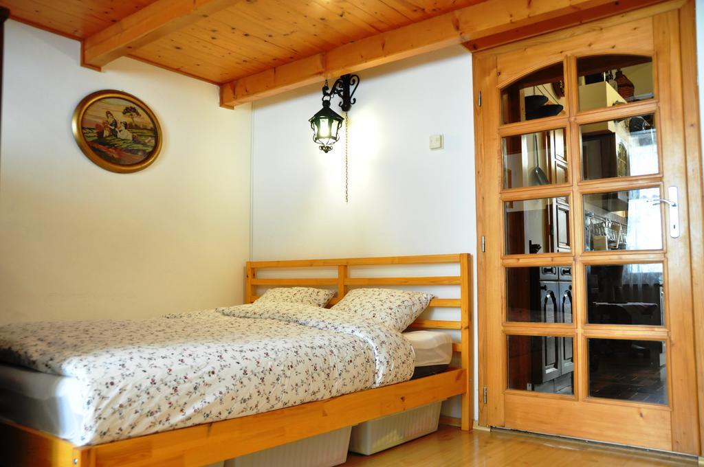 Traditional Slovak Apartment ブラチスラヴァ エクステリア 写真