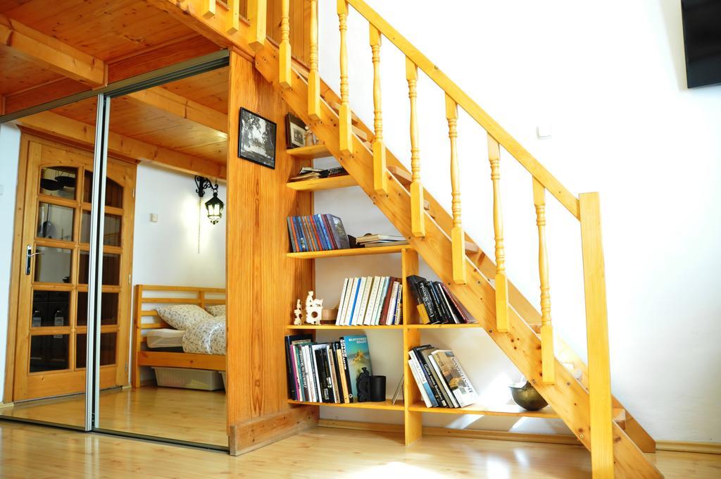 Traditional Slovak Apartment ブラチスラヴァ エクステリア 写真