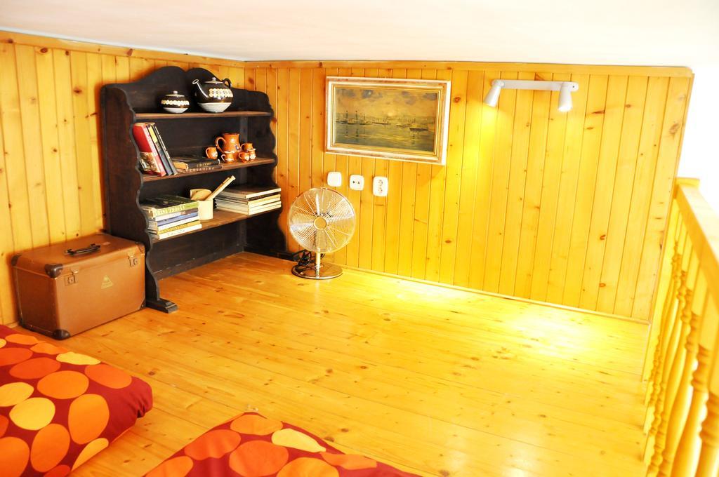 Traditional Slovak Apartment ブラチスラヴァ エクステリア 写真