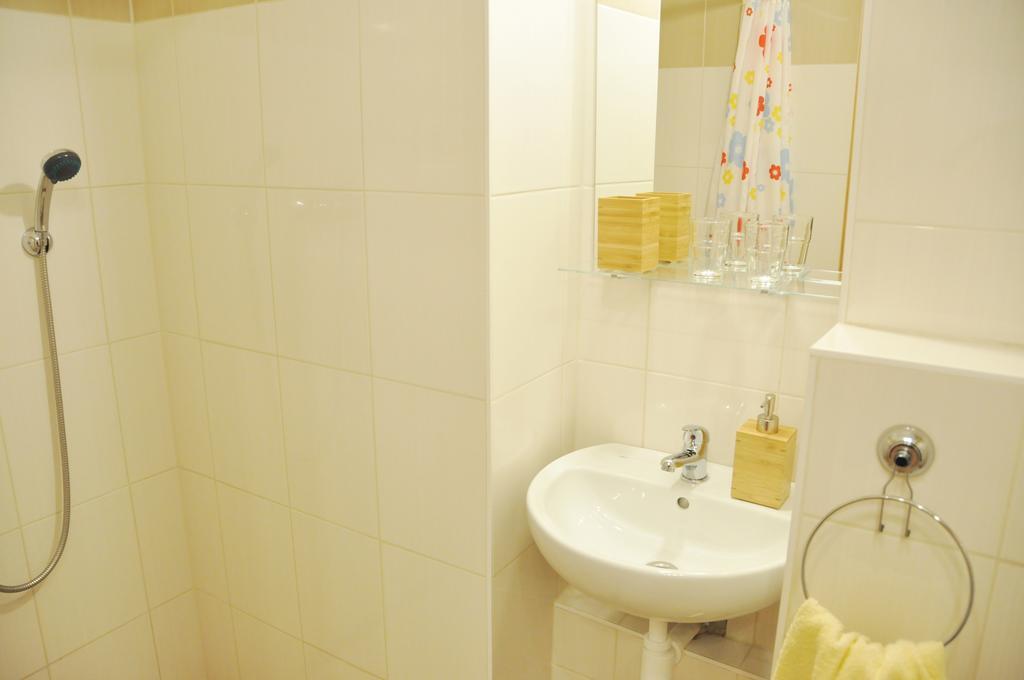 Traditional Slovak Apartment ブラチスラヴァ エクステリア 写真