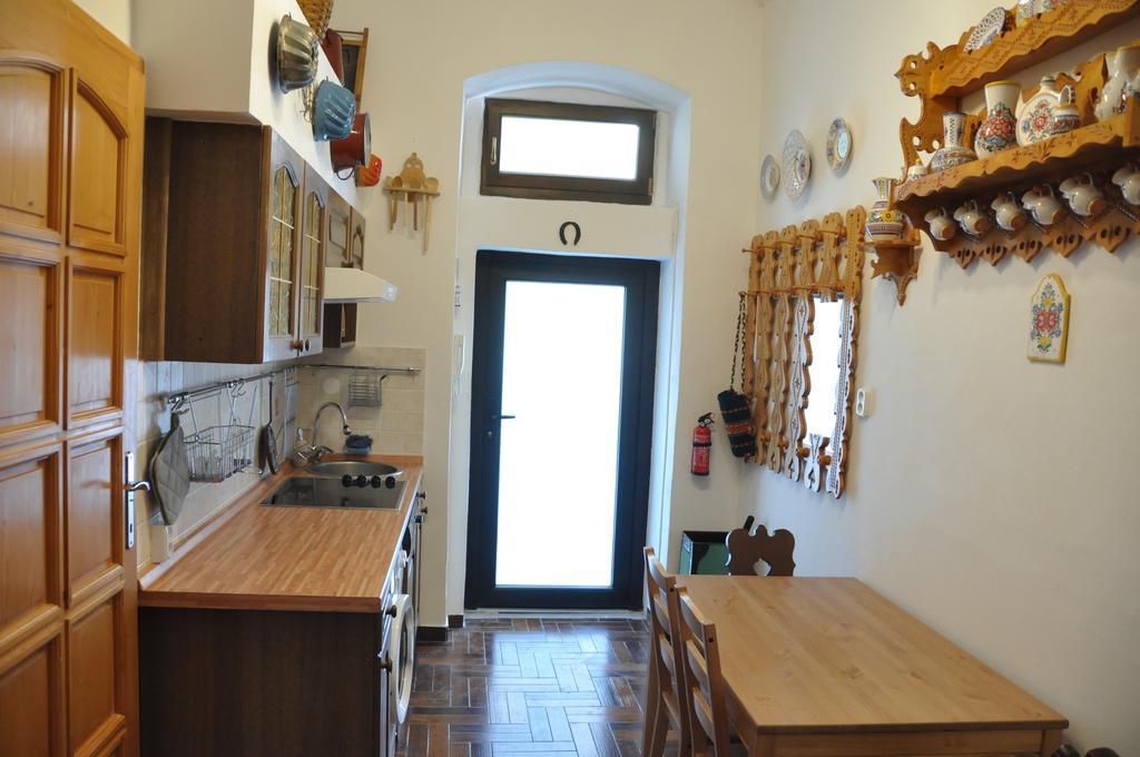 Traditional Slovak Apartment ブラチスラヴァ エクステリア 写真