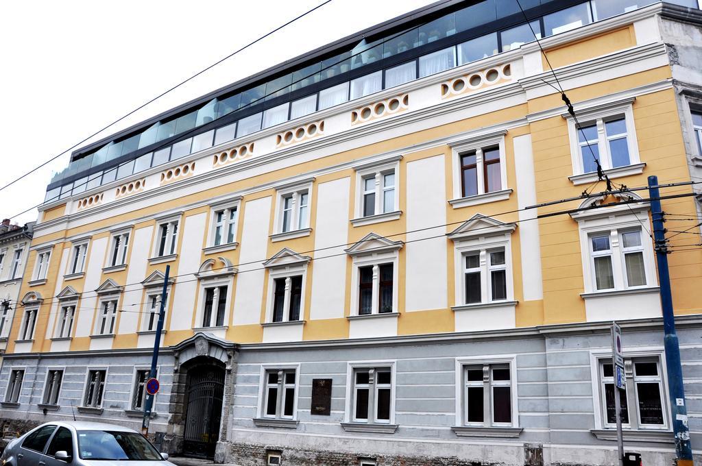 Traditional Slovak Apartment ブラチスラヴァ エクステリア 写真